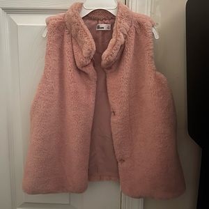 FUR VEST (6x)